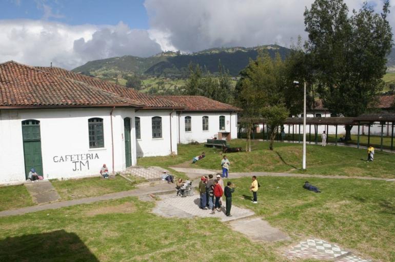 Encuentros sobrenaturales en el antiguo cementerio abandonado