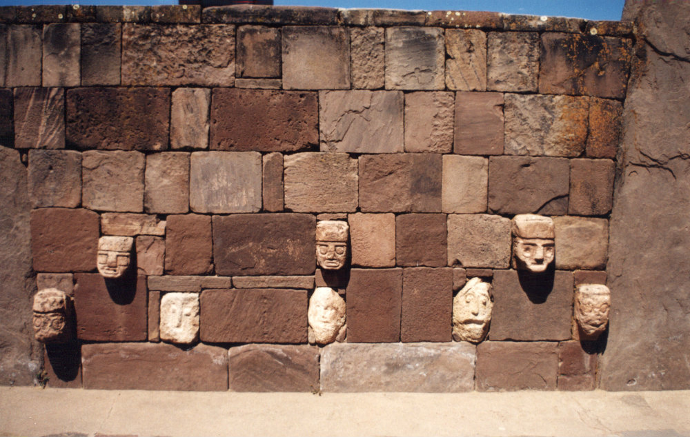 Los enigmas de las puertas de Tiahuanaco al descubierto